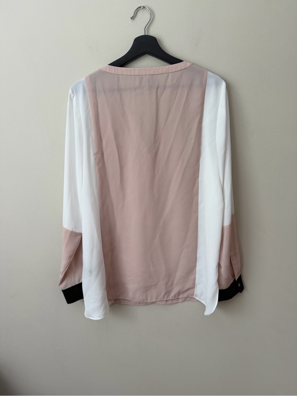NWT Vince Camuto Colorblock V-Neck Blouse Pink White Black Long Sleeve L - Picture 7 of 8